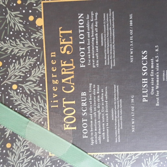 Foot care boxed set live green vanilla lotion scrub plush soft socks new gift - Picture 2 of 2